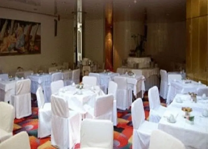 Hotel Albani 4*